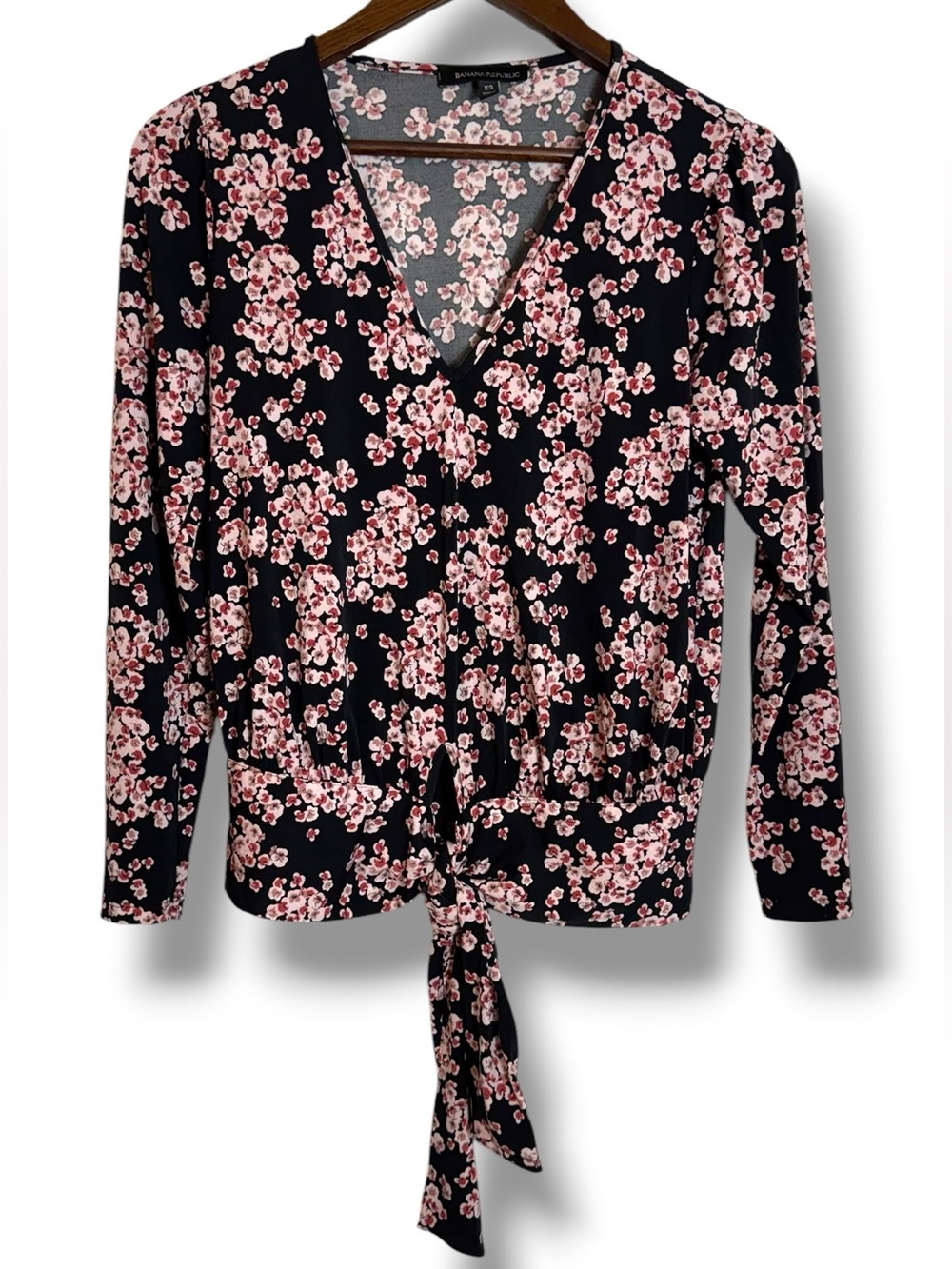 Banana Republic XS Black Pink Floral Cherry Blossom Tie Front Blouse Top V-Neck